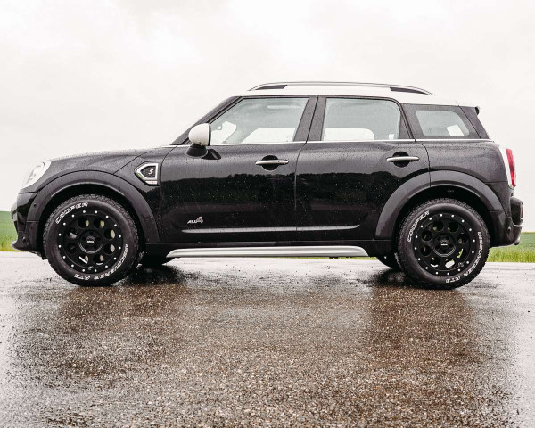 delta4x4-mini-countryman-hoeherlegung-minif60hoeh-seitlich.jpg